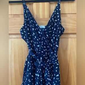 Kaileigh Navy White Print Wide Leg Jumpsuit Size M Sleeveless Tie Waist